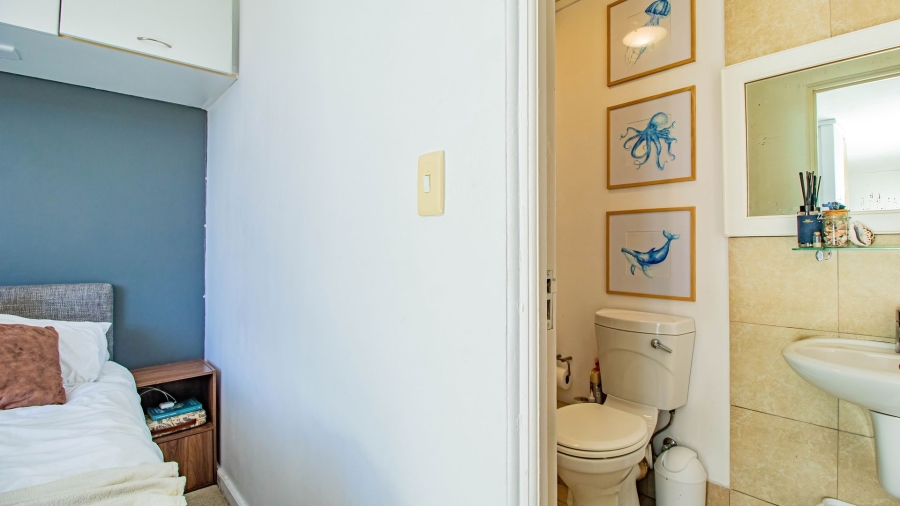 1 Bedroom Property for Sale in Wynberg Western Cape